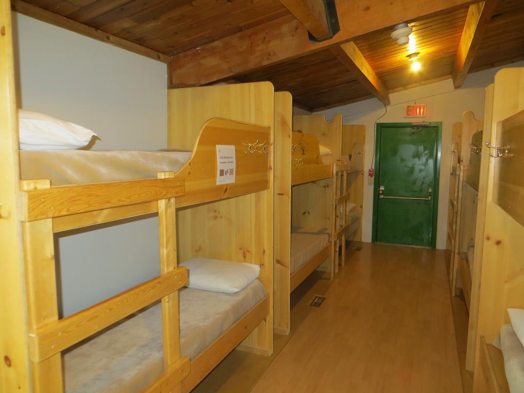 Hi Kananaskis Wilderness - Hostel Room photo